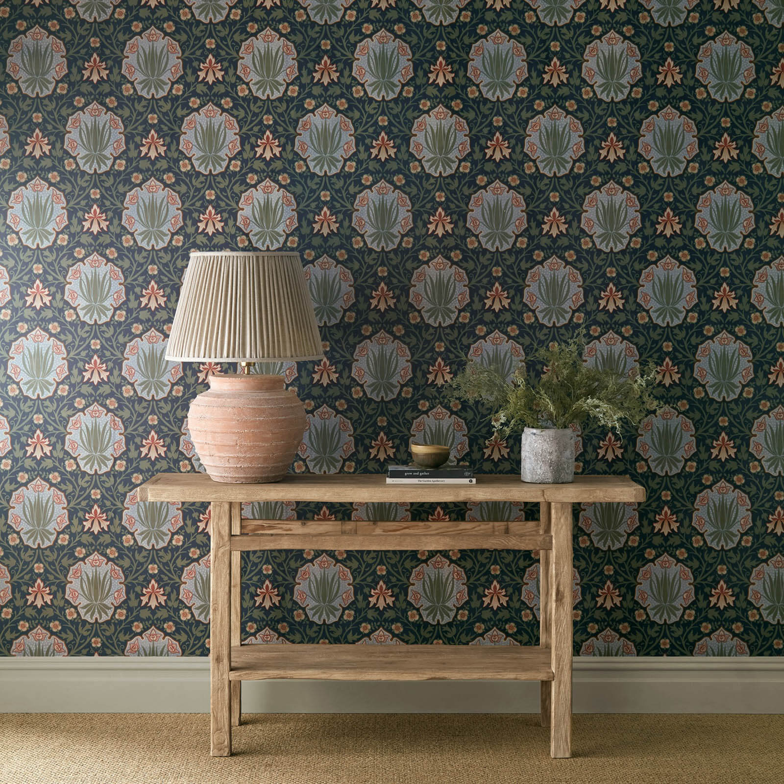 Morris & Co. Iris & Rose Behang 217568 - LAB COLOUR THE WORLD
