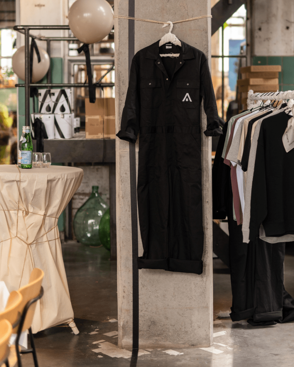 LAB SUIT - LAB COLOUR THE WORLD