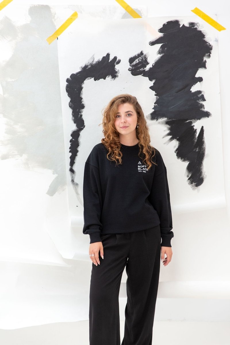 LAB SWEATER SOFT BLACK NO. 282 - LAB COLOUR THE WORLD