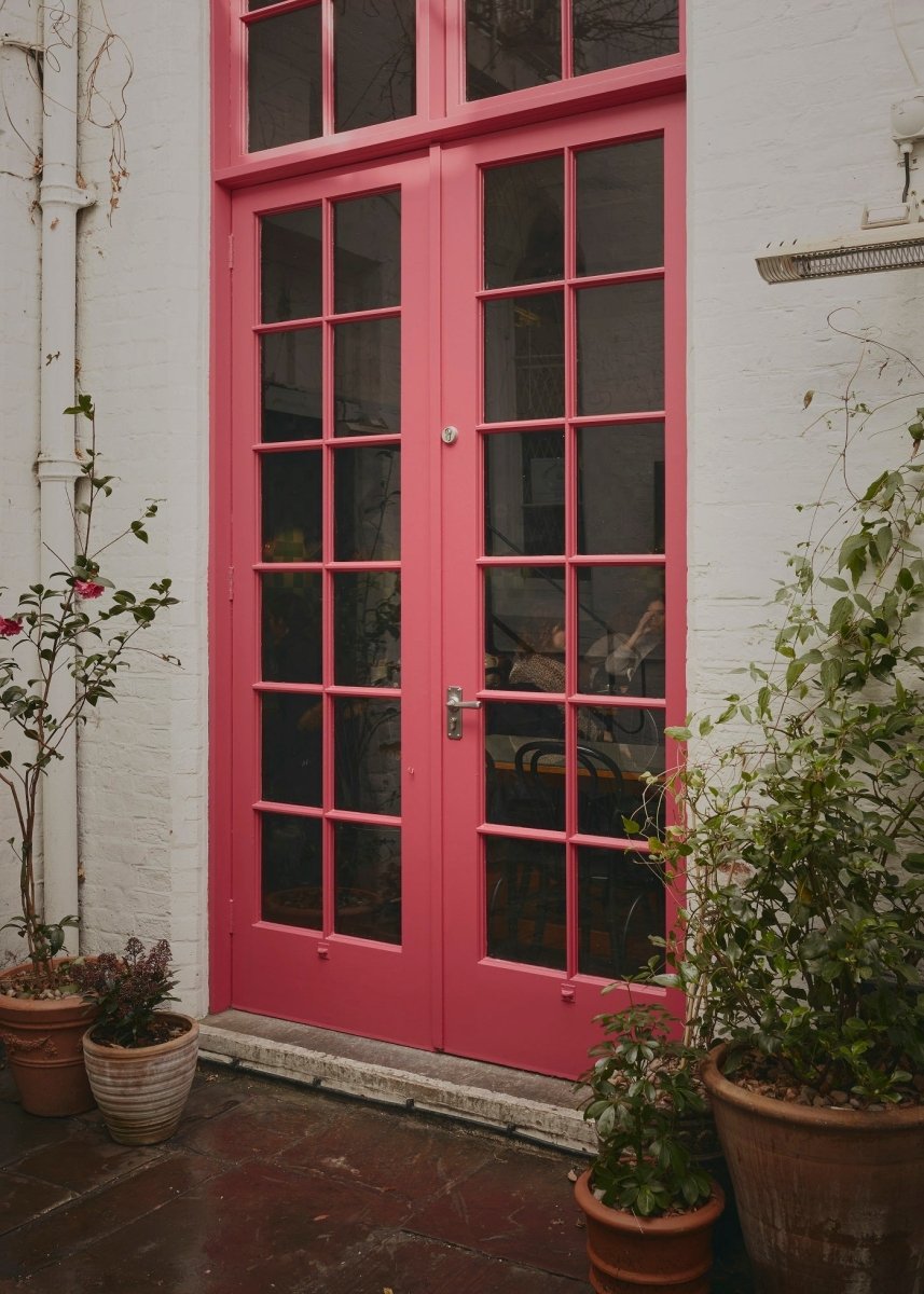 Lake Red no. W92 - LAB COLOUR THE WORLD
