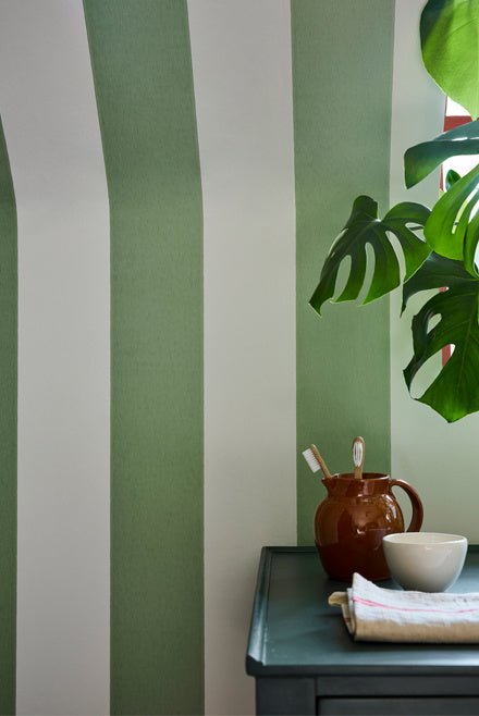 Little Greene Broad Stripe Behang 0231BSPEAGR - LAB COLOUR THE WORLD