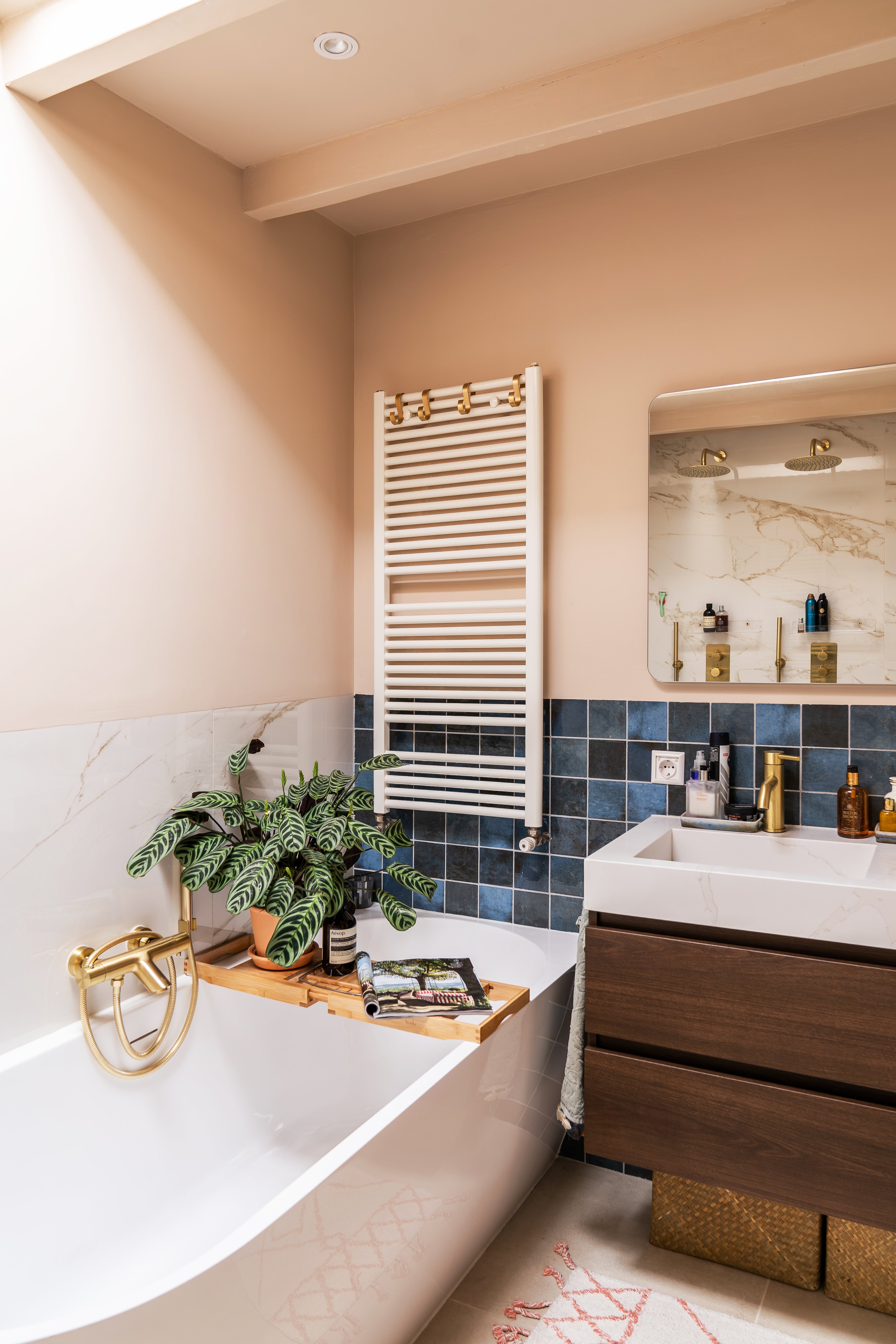 THE ART & CRAFT GALLERY