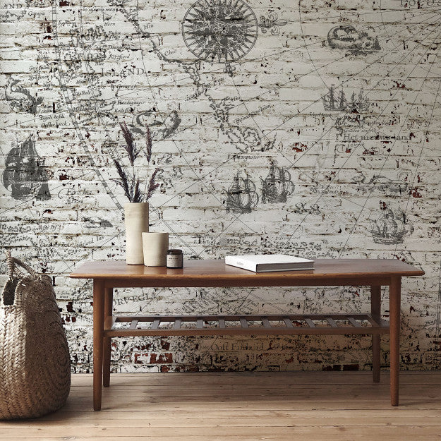 Les Dominotiers Map & Rough Brick Wall Blanc Et Bleu-Gris Behang DOM 408