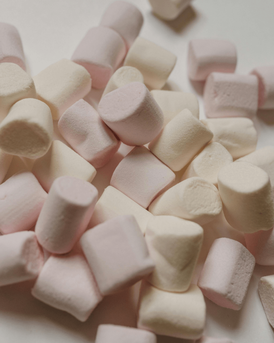 MIGHTY MARSHMALLOW NO. 837 - LAB COLOUR THE WORLD