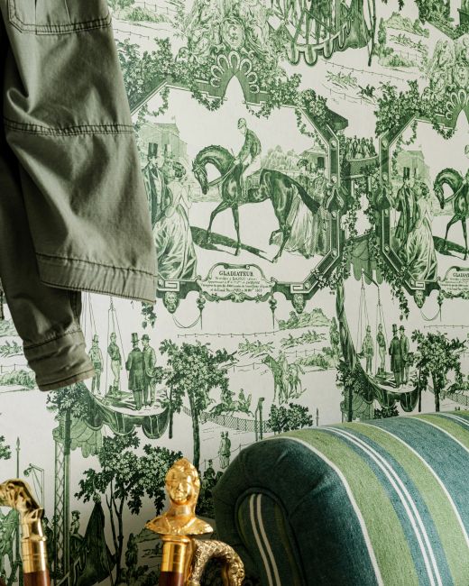 Mind The Gap Grand Prix Green Behang WP20636 - LAB COLOUR THE WORLD