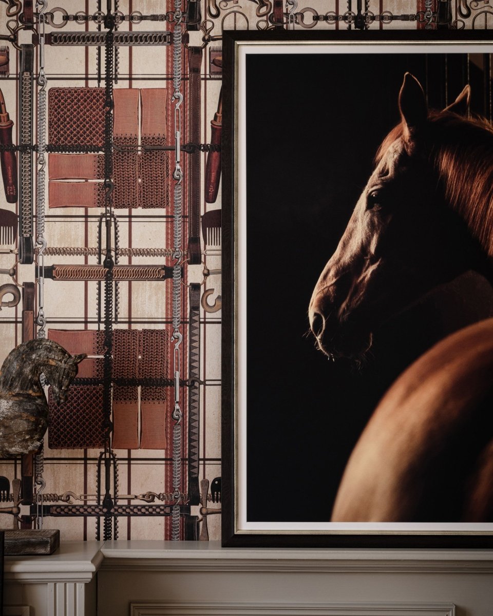 Mind The Gap Harnessmaker's Atelier Dark Behang WP20641 - LAB COLOUR THE WORLD