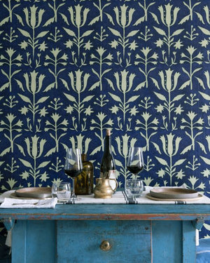 Mind The Gap Tulipan Indigo Behang WP30034 - LAB COLOUR THE WORLD