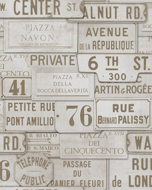Mind The Gap Vintage Signs Taupe Behang WP20036 - LAB COLOUR THE WORLD