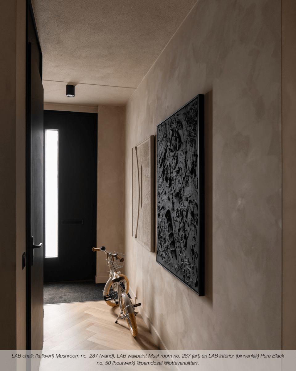 PURE BLACK NO. 50 - LAB COLOUR THE WORLD