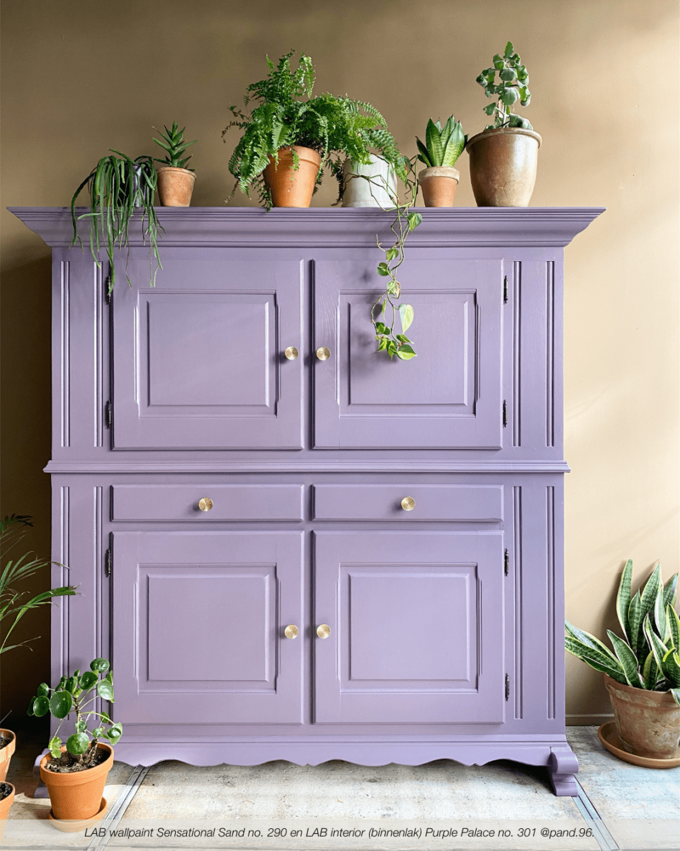 PURPLE PALACE NO. 301 - LAB COLOUR THE WORLD