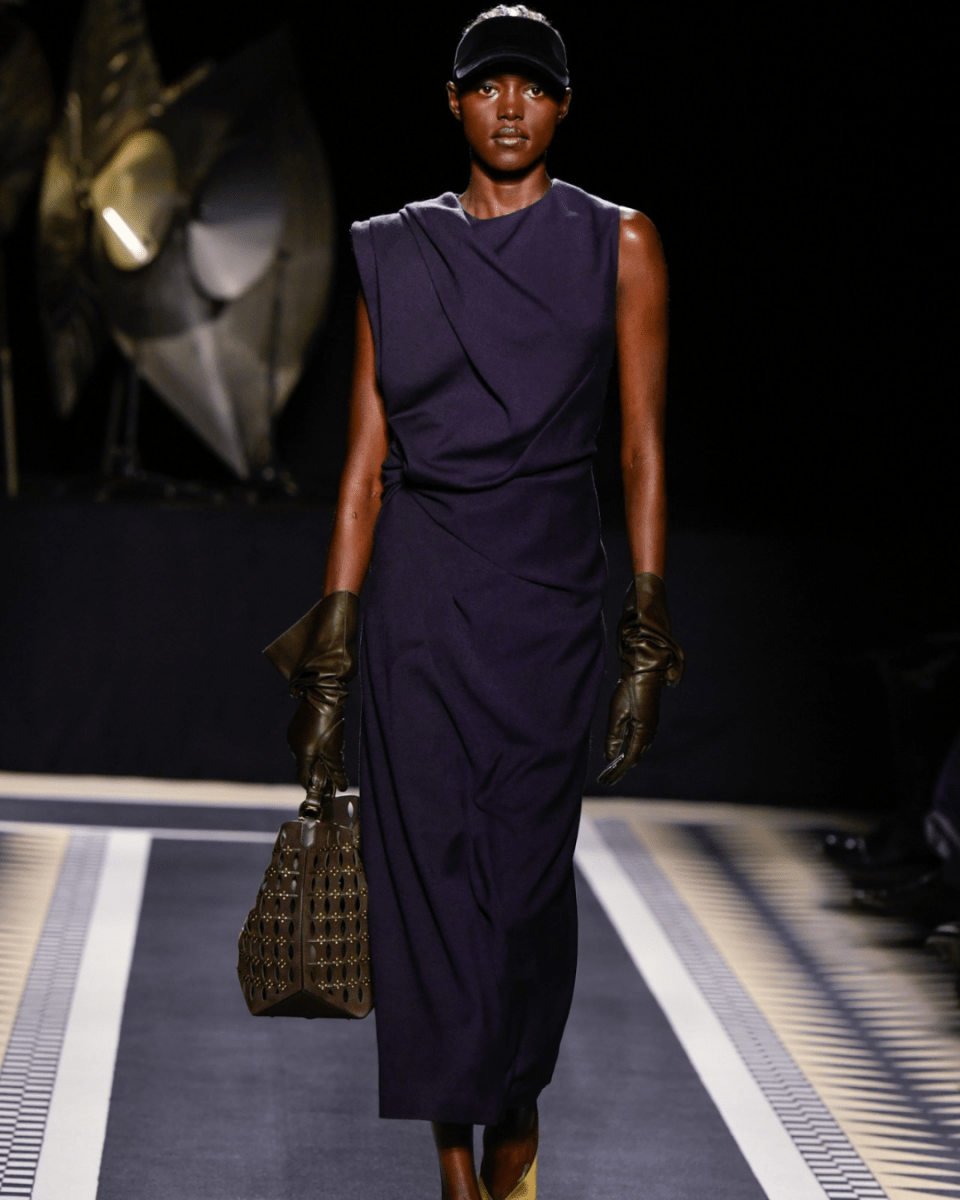 PURPLE PALACE NO. 301 - LAB COLOUR THE WORLD