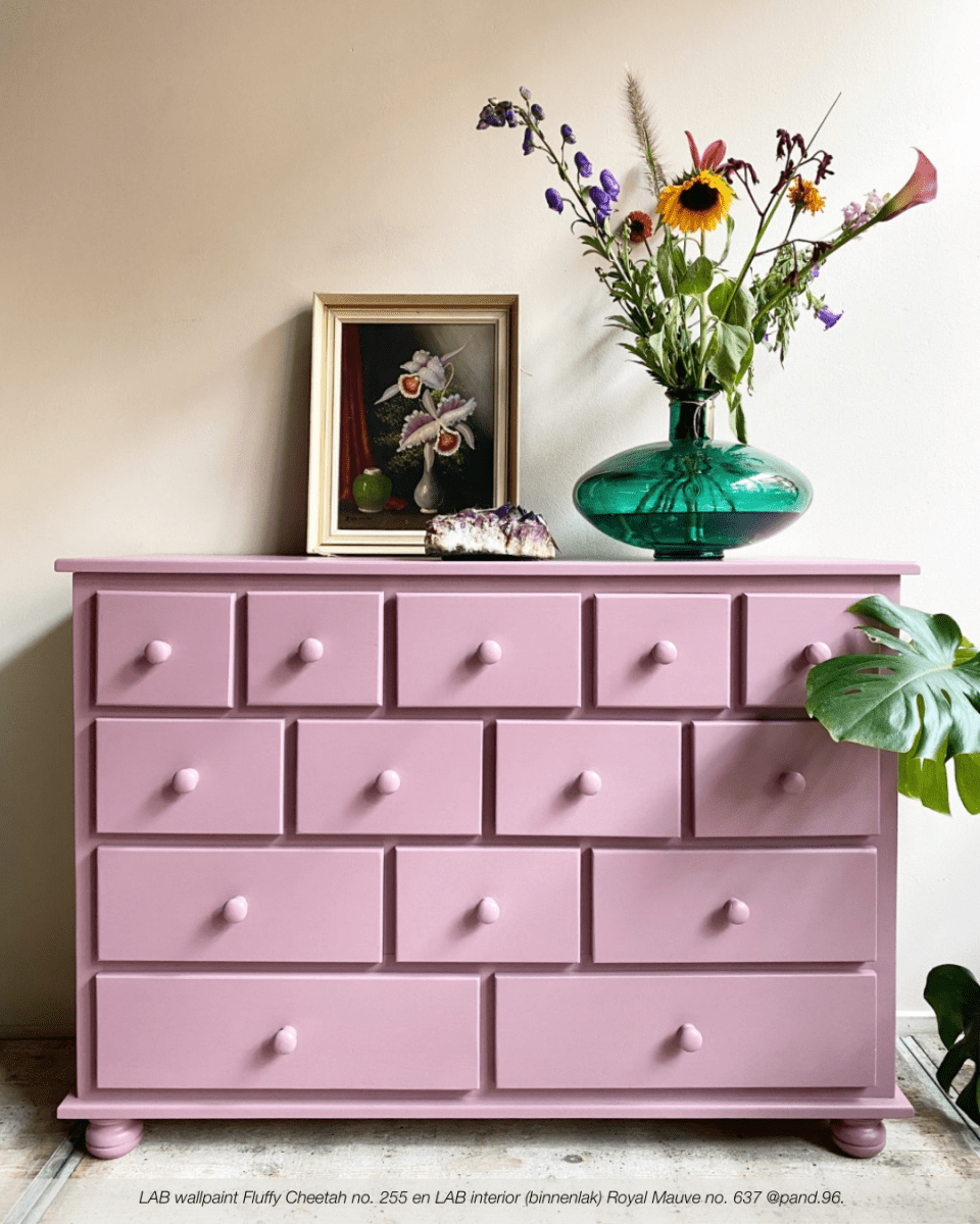 ROYAL MAUVE NO. 637 - LAB COLOUR THE WORLD
