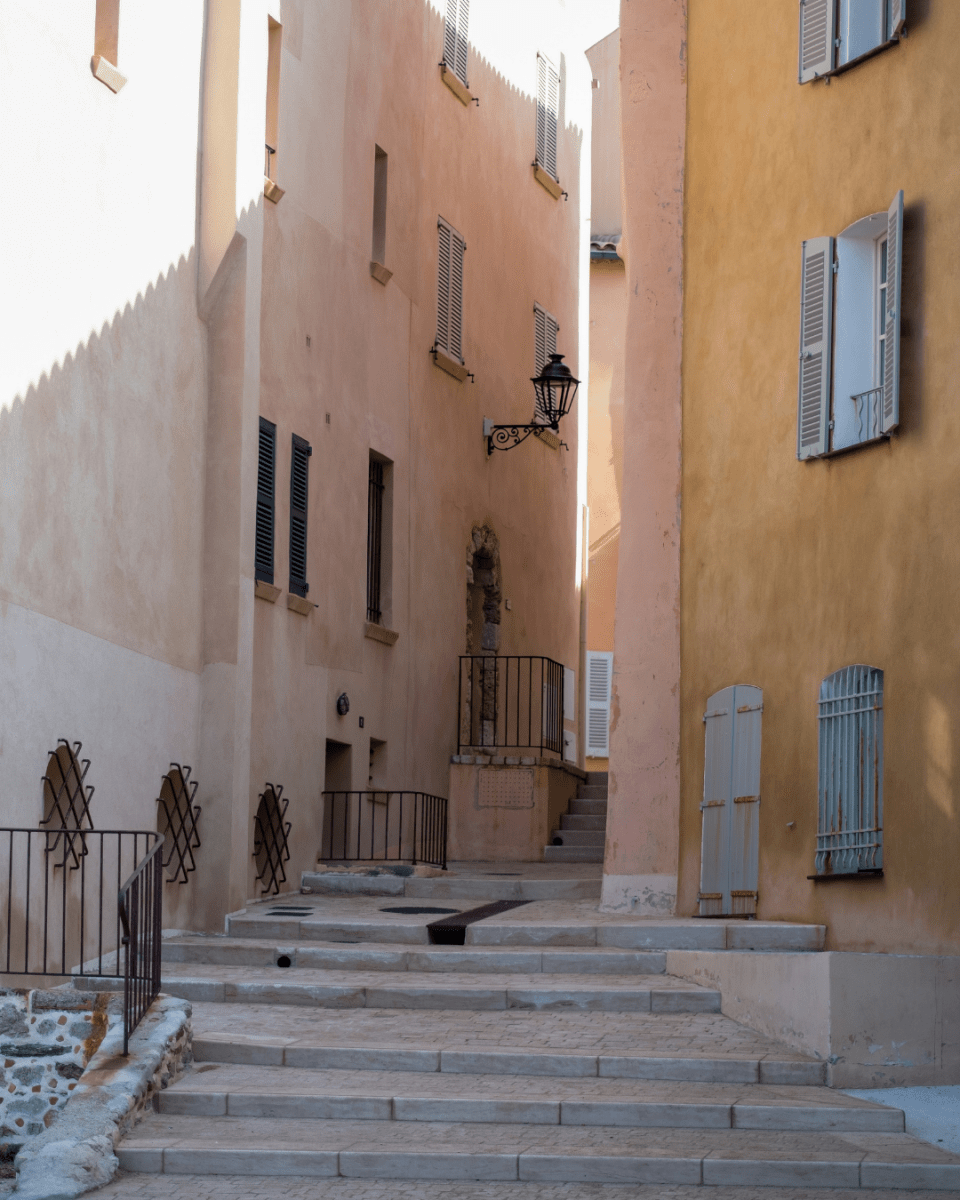 SAINT - TROPEZ NO. 460 - LAB COLOUR THE WORLD