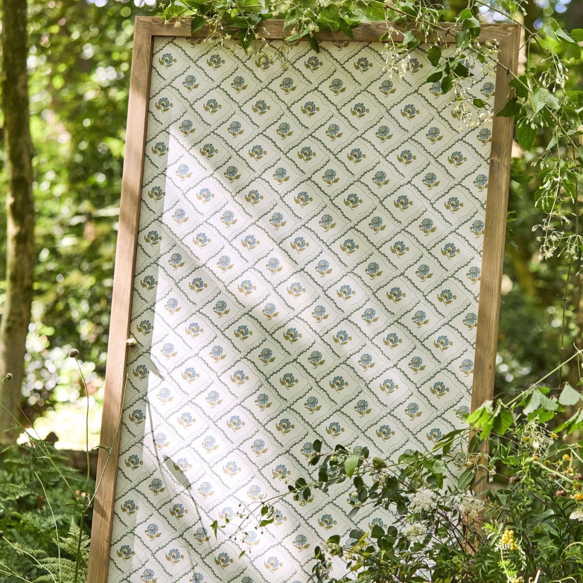 Sanderson Fairdown Behang 217440 - LAB COLOUR THE WORLD