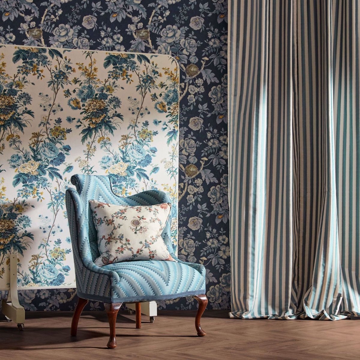 Sanderson Tansy Bloom Behang 217314 - LAB COLOUR THE WORLD