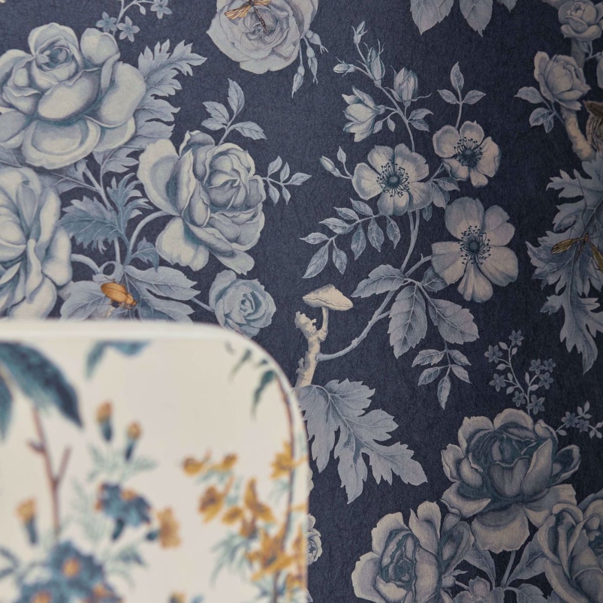 Sanderson Tansy Bloom Behang 217314 - LAB COLOUR THE WORLD