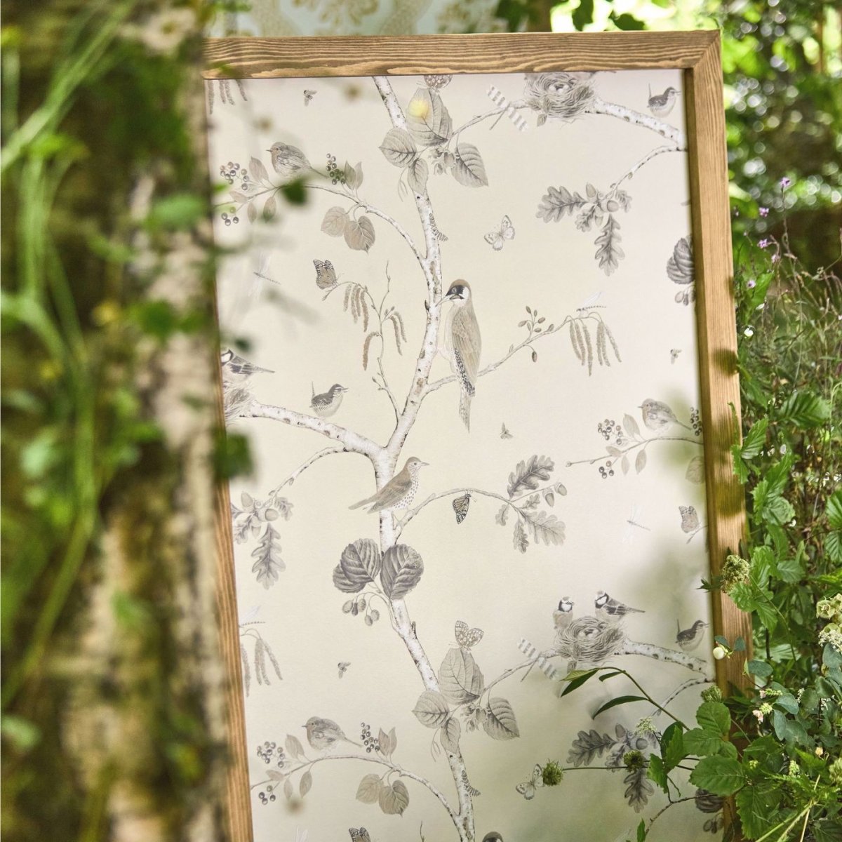 Sanderson Woodland Chorus Behang 215704 - LAB COLOUR THE WORLD