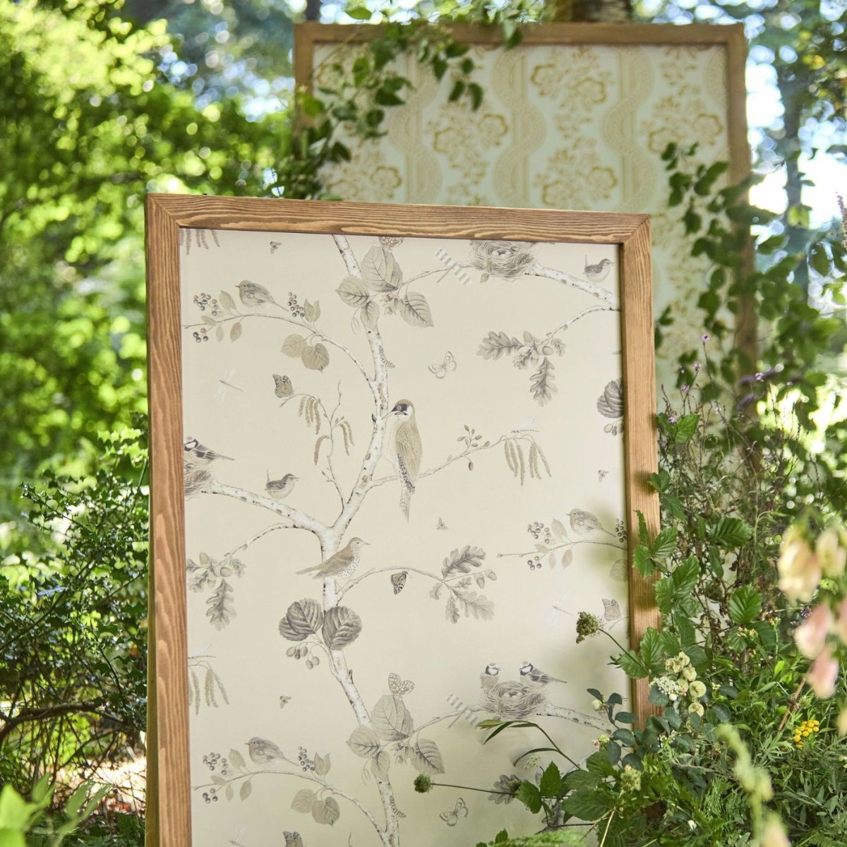Sanderson Woodland Chorus Behang 215704 - LAB COLOUR THE WORLD