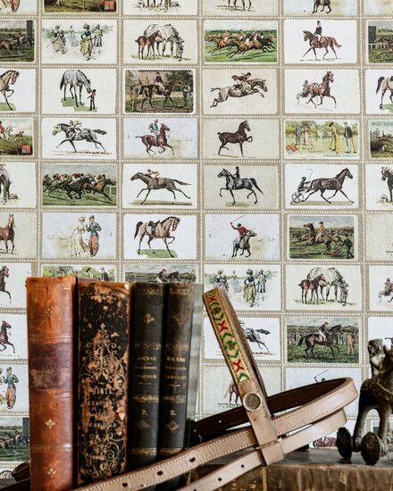 Mind the Gap English Equestrian Stamps Behang WP20631 sfeer