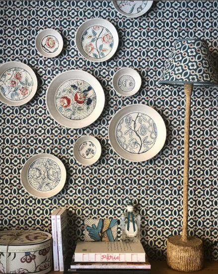 Antoinette Poisson Fleurs et Entrelacs Wallpaper Rouleau 16A