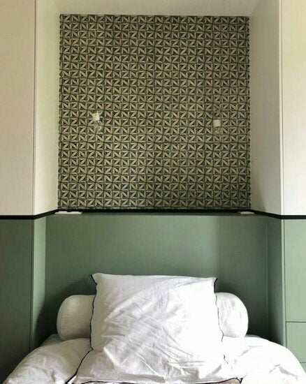 Antoinette Poisson Mézières Wallpaper Rouleau 44A