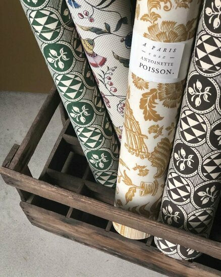 Antoinette Poisson Oeillets Behang - Luxury By Nature