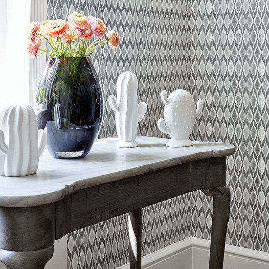 Anna French Balin Ikat Behang Small Scale AT9134 - LAB COLOUR THE WORLD